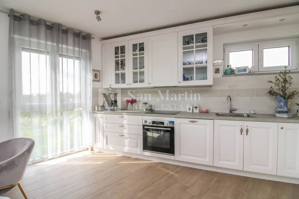 Kitchen - Modern Apartment with Sea View in Poreč
