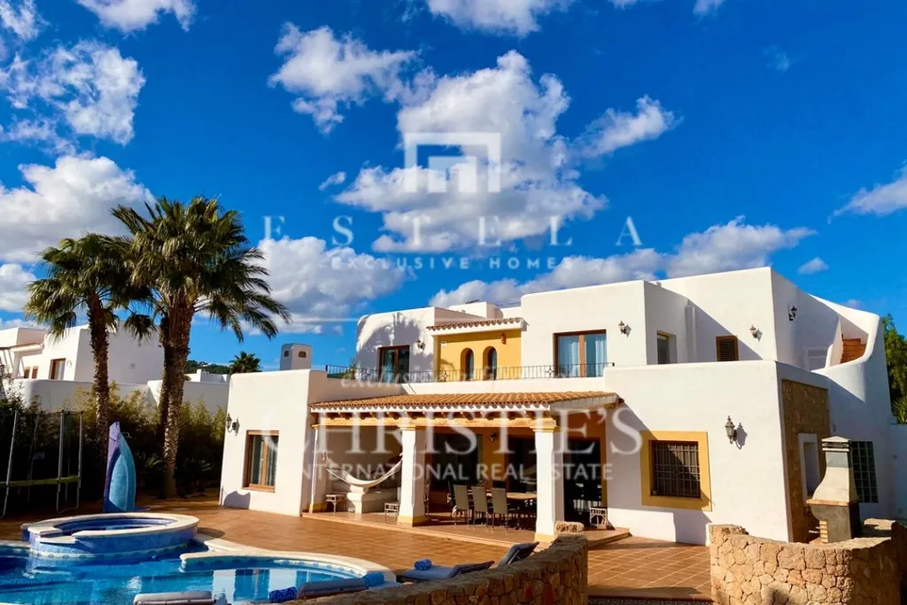 Bassein - Villa with Pool between Ibiza and Salinas Beach