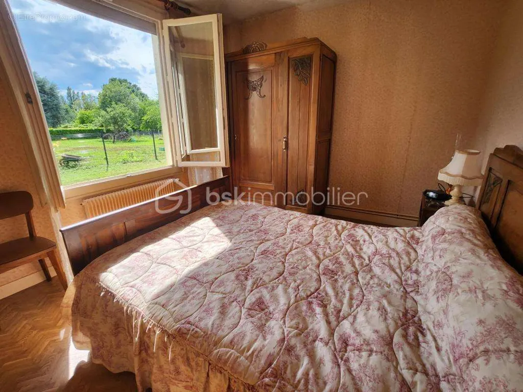 Magamistoad - Detached Bungalow with Garden in Rouillé