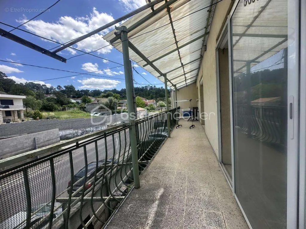 Balcone - Apartment Block with Parking in Saint Martin de Valgalgues