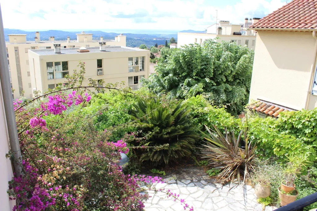 Balcon - Maison des Années 1930 avec Vue Mer à Grasse