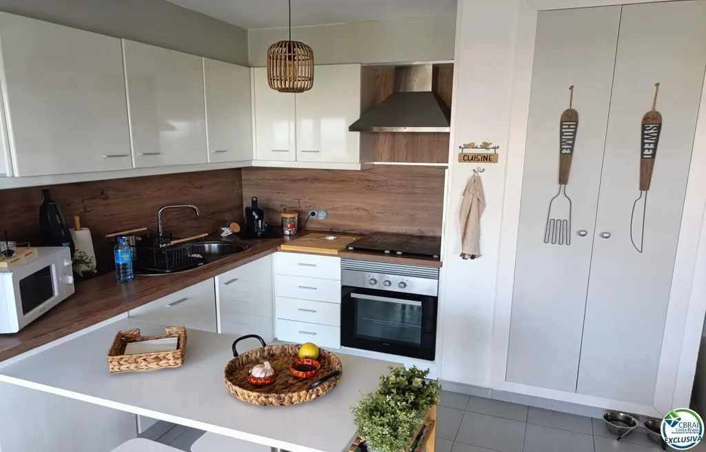 Köök - Apartment with Sea View and Terrace in Rosas