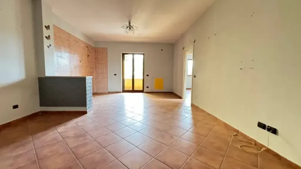 Elutuba - Modern Trilocale with Balcony in Giugliano