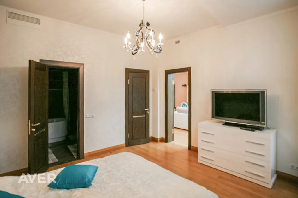 Chambres - 4-Bedroom Apartment with Historical Features in Old Riga