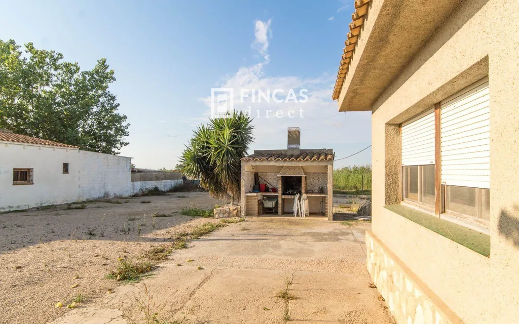 Jardin - Detached Chalet with Fireplace in Deltebre