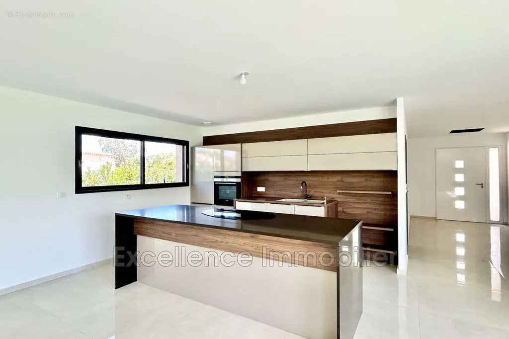 Maison 6 pièces à Grimaud