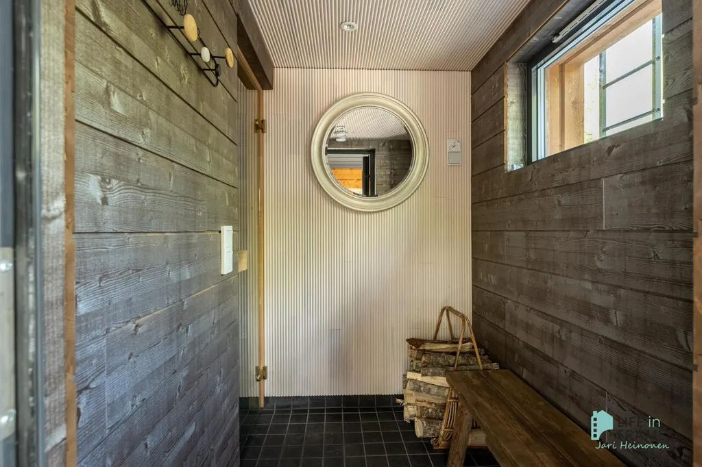 Esik - Holiday Home with Sauna by Lylyjärvi