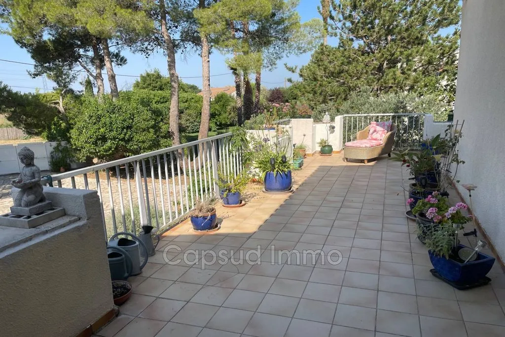 Terrasse - Villa Luxueuse avec Vue sur le Canal du Midi près de Béziers