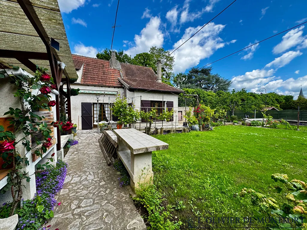 Giardino - Ancient House with Garden in Méré