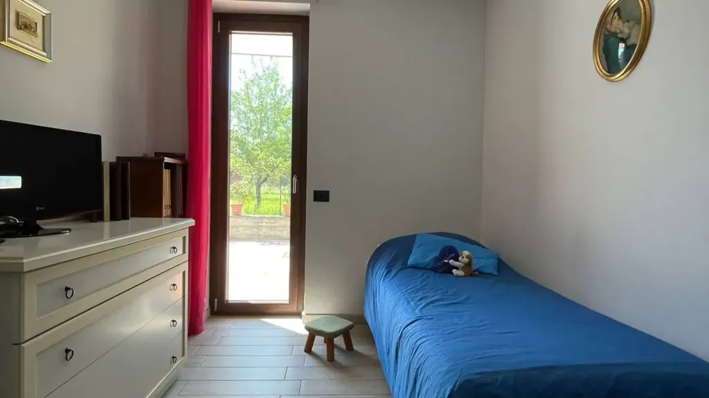 Chambres - Rear-Accessed Apartment with Private Garden in Ceccano