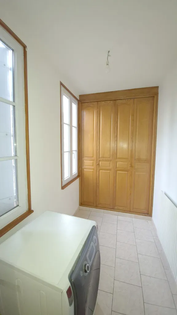 Buanderie - Appartement de rez-de-chaussée avec cave à Pithiviers