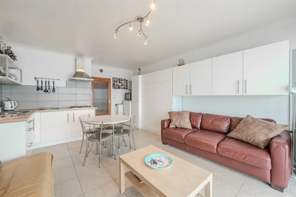 Elutuba - Studio with Frontal Sea View in Middelkerke