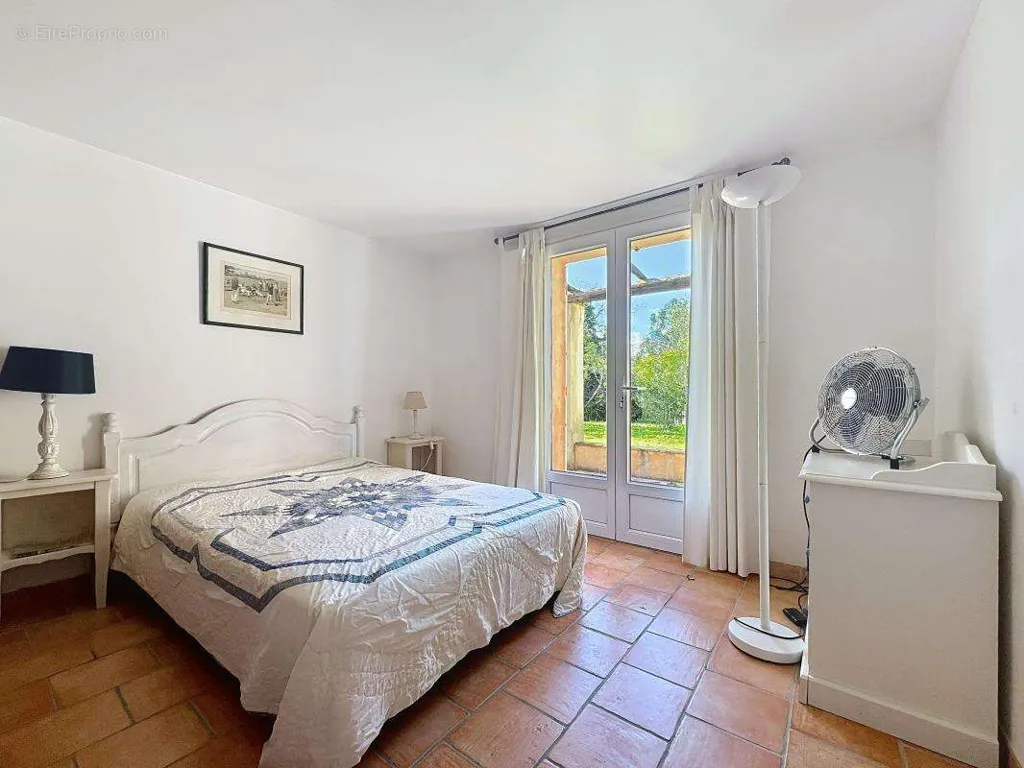 Chambres - Propriété Provençale avec Piscine et Jardin Paysager