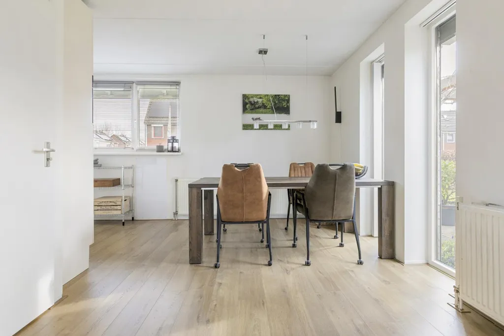 Salle à manger - Maison 6 pièces à Ten Boer
