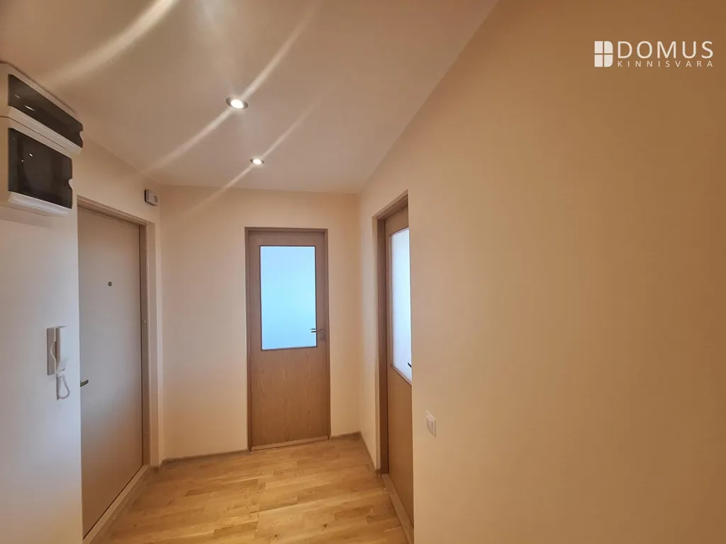 hallway_entrance