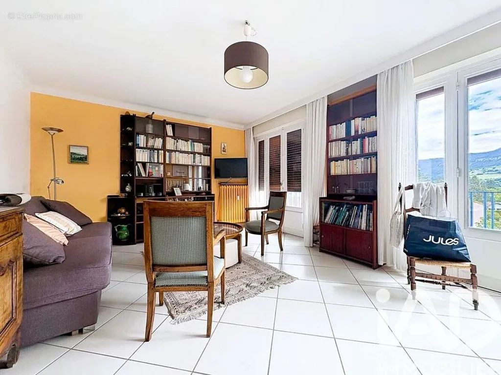 Appartement 5 pièces à Millau