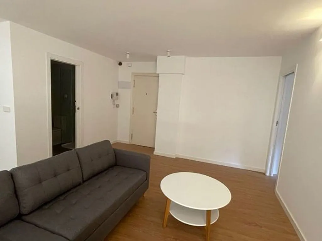 Séjour - Furnished Flat with Balcony in La Xerea, Valencia