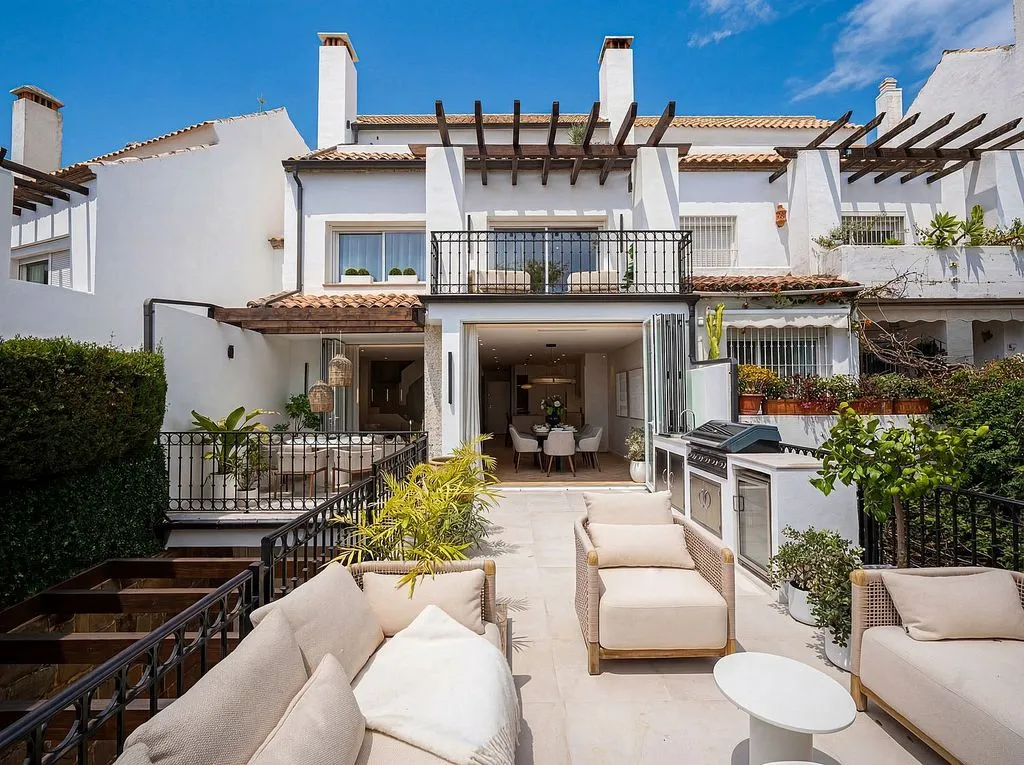 Terrasse - Luxury Semidetached House with Pool in Marbella
