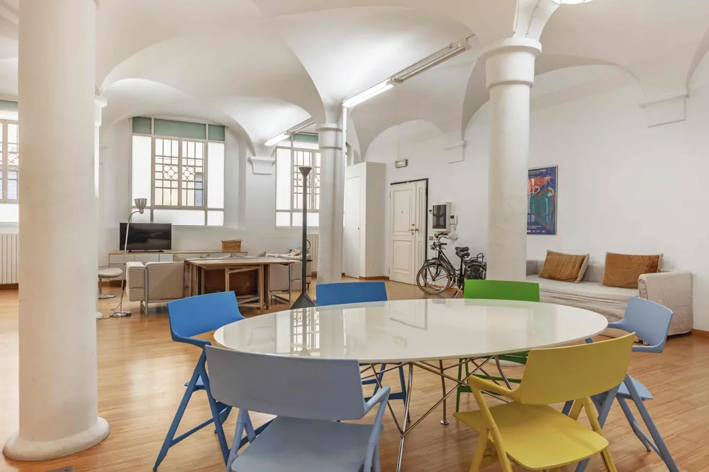 Salle à manger - Open-Plan Loft with Short-Term Rental in Bologna