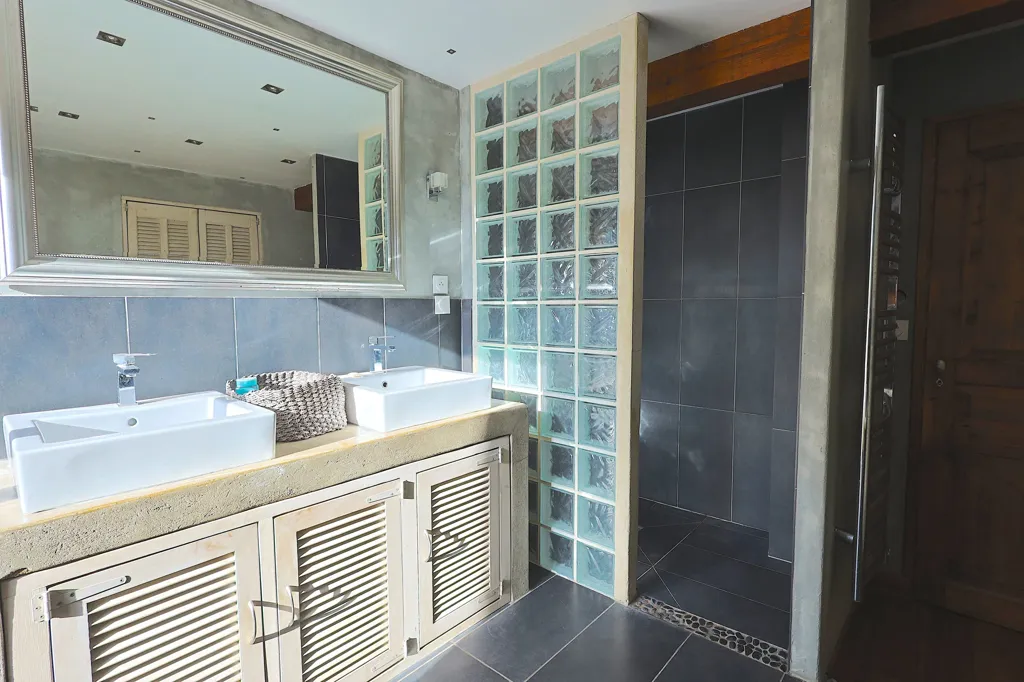 Vannitoad - Luxury House with Pool in Vallauris