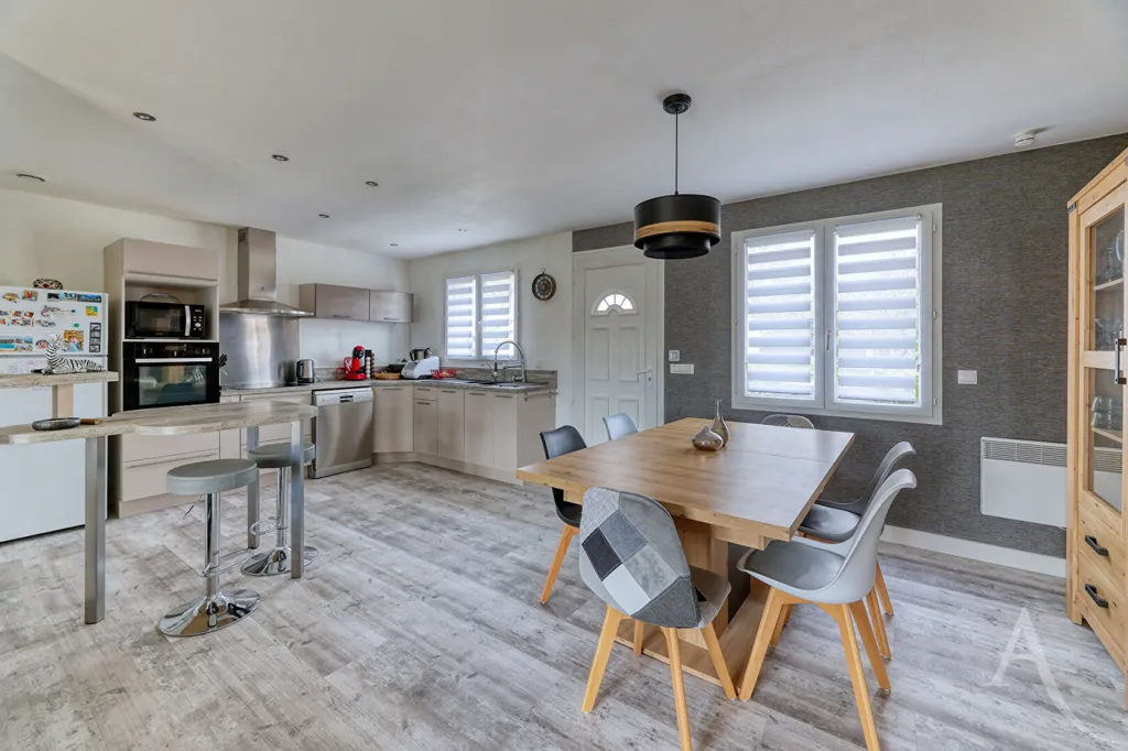 Salle à manger - Maison Rénovée avec Piscine à Chavagnes-en-Paillers