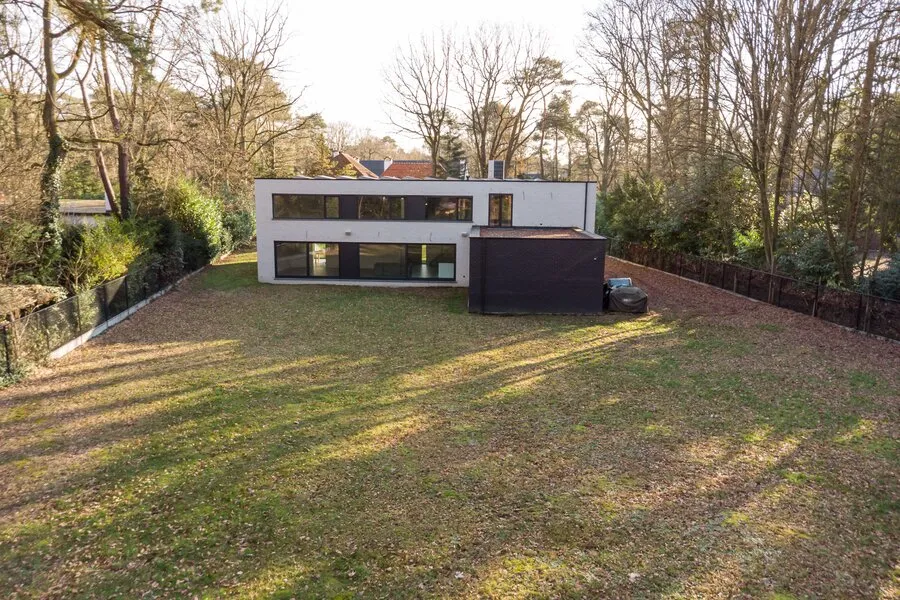 Extérieur - Villa Moderne à Personnaliser avec Vue sur Jardin à Proximité de la Nature