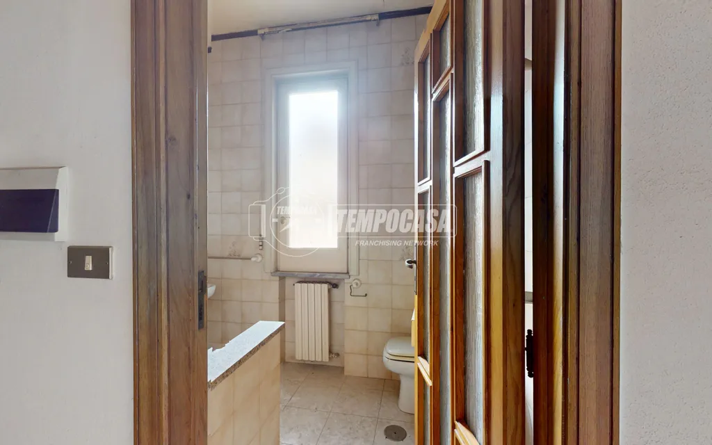 Bagni - Palazzo with Courtyard in Lusciano Centre