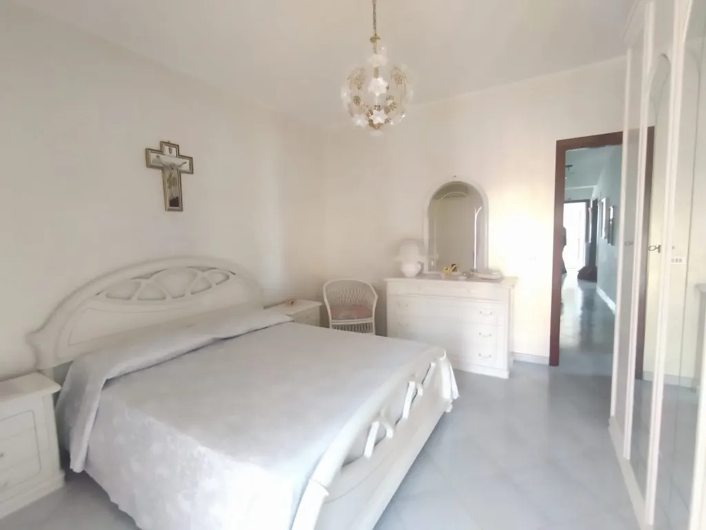 Magamistoad - 3-Bedroom Apartment with Balcony in Messina