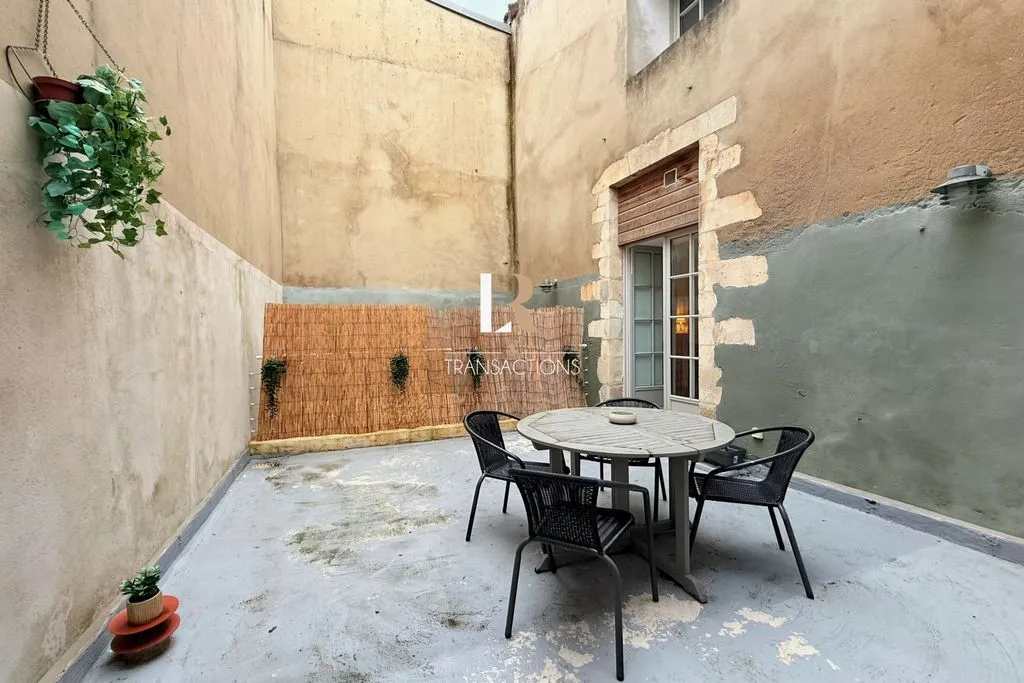 Jardin - Immeuble avec Appartements et Garage à La Rochelle