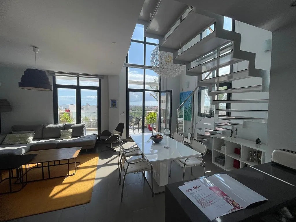 Söögituba - Penthouse with Pool in Campos de Golf