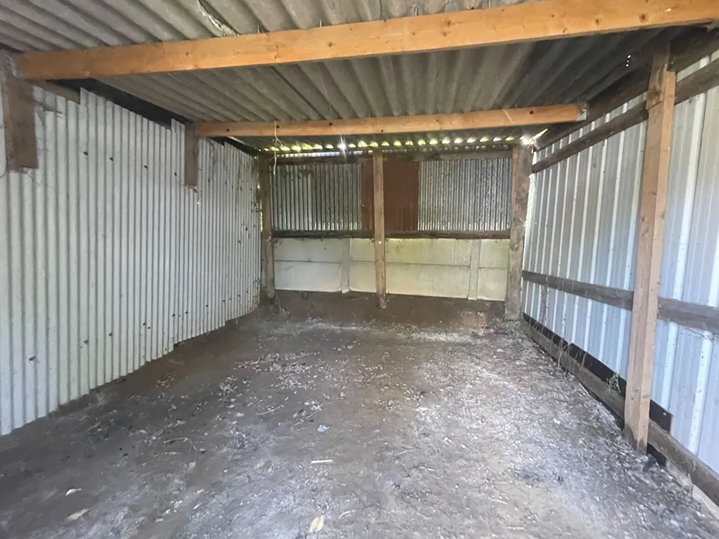 Garage - Appartement Meublé 2 Pièces à Selle-Craonnaise