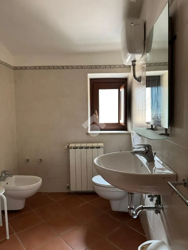 Bathrooms - Independent House with Restaurant in Venafro