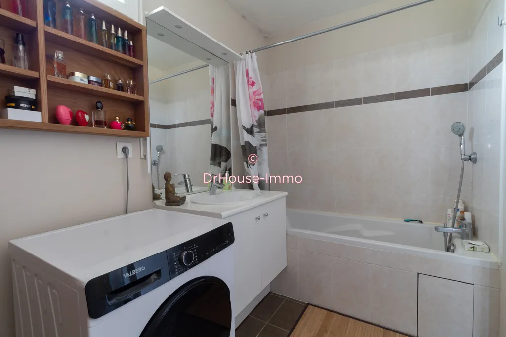 Vannitoad - Renovated Flat with Balcony in Trappes