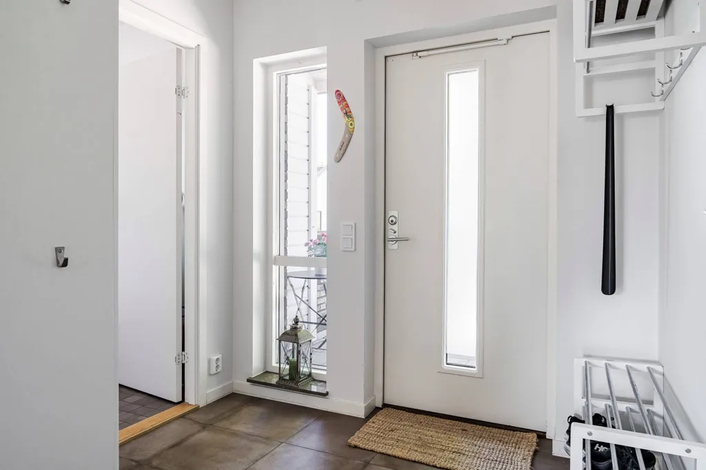 Esik - Modern Terraced House with Garden in Eskilsminne