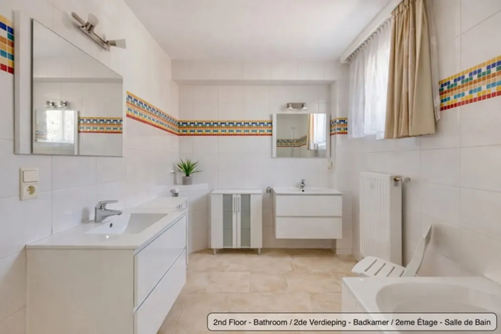 Salles de bain - Villa Prestigieuse avec Terrasse à Kraainem