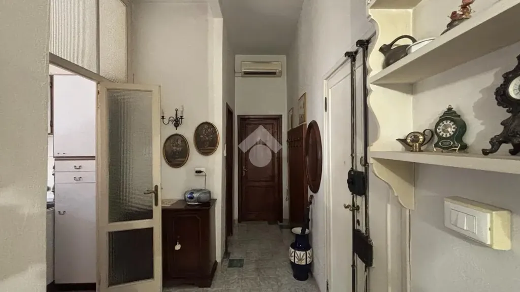 Esik - Apartment with Balcony in Pontedera