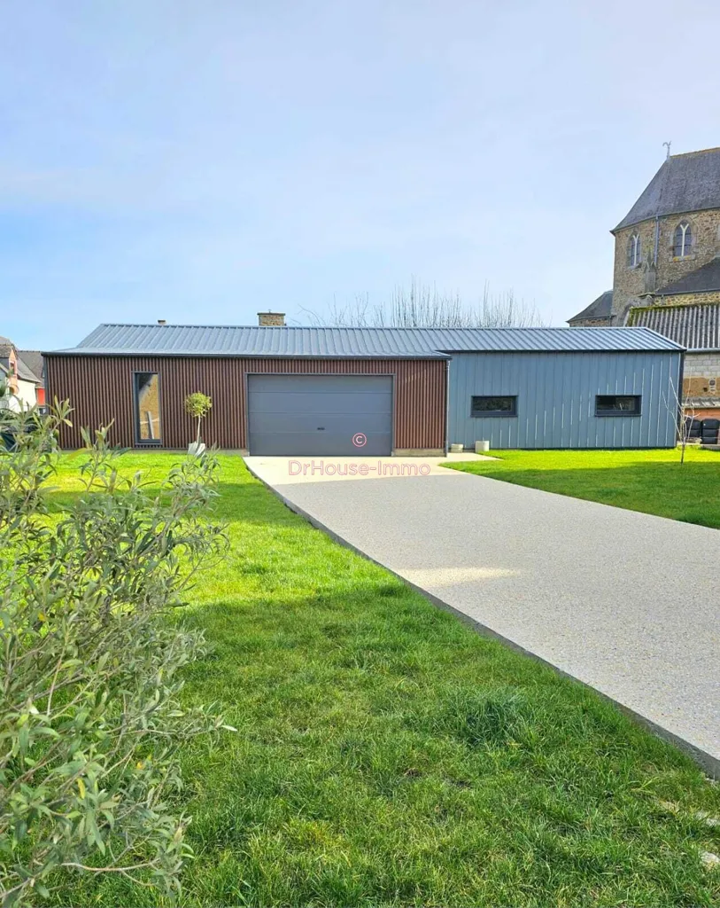 Exterior - City Centre House with Terrace in Plerguer