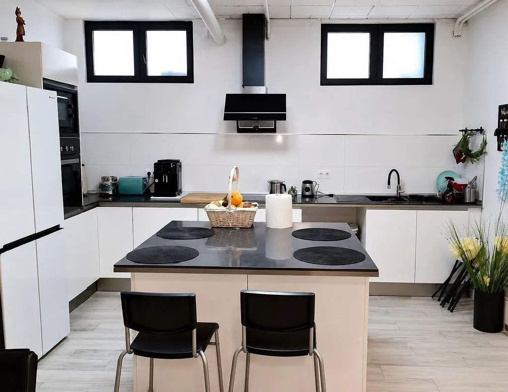 Cuisine - Semi-Basement Flat with Private Entry in Pinos de Alhaurín