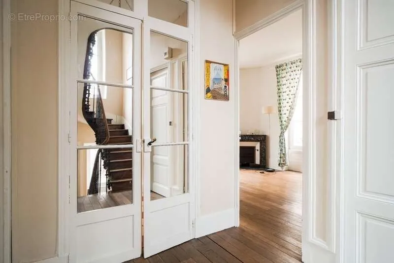 Maison 10 pièces à Macon