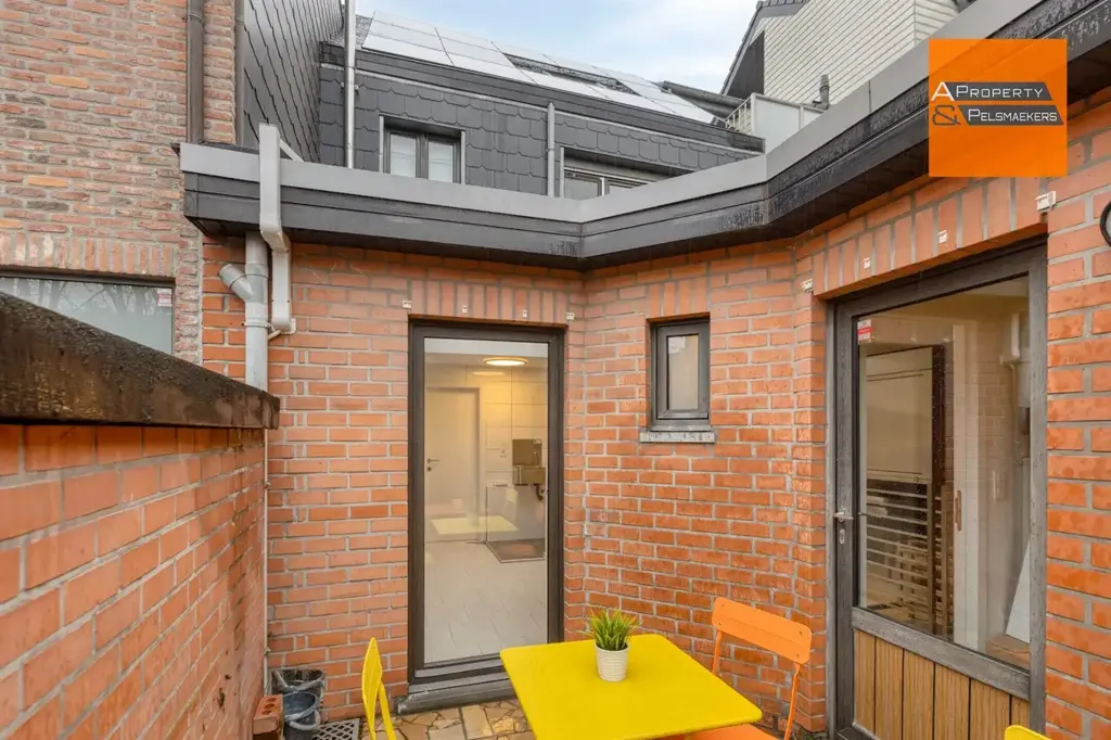 Jardin - Local Commercial avec Appartement à Sterrebeek