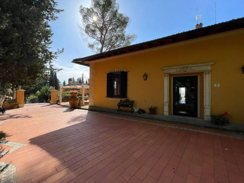 Terrass - Period Villa with City View in Florence
