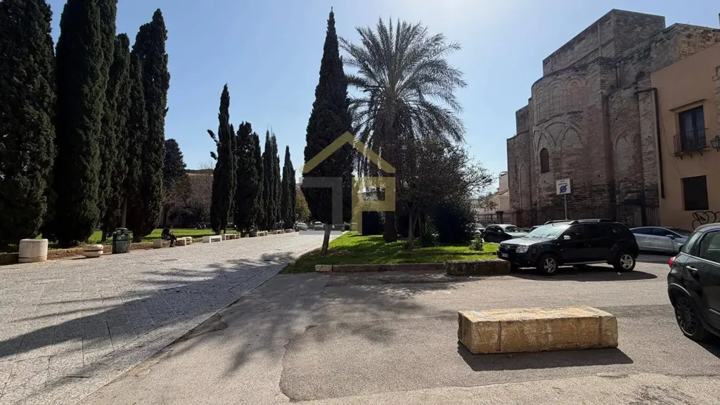 Studio Flat for Renovation in Palermo Centre
