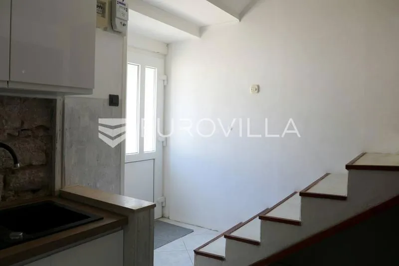 Stanze - Partially Renovated Stone House, Seafront in Prvić Luka