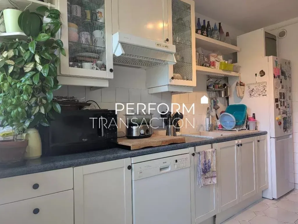 Cuisine - Appartement avec Balcon et Climatisation à Les Buissières