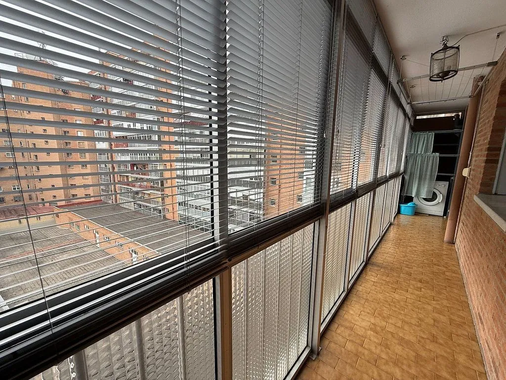 Balcon - Apartment with Terrace and Garage in Gamonal