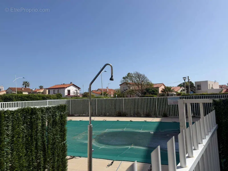 Piscine - Studio avec Vue Montagne à Canet-en-Roussillon