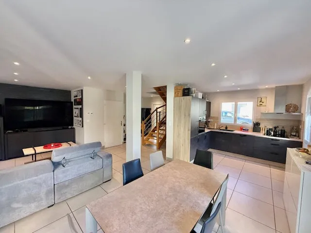 Dining Room - Linked Villa with Large Terrace in Saint-Genis-Pouilly