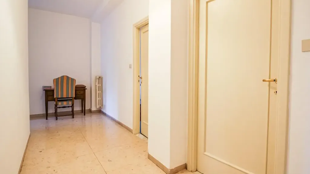 Entrée - Rented Apartment with Balcony in Pisa