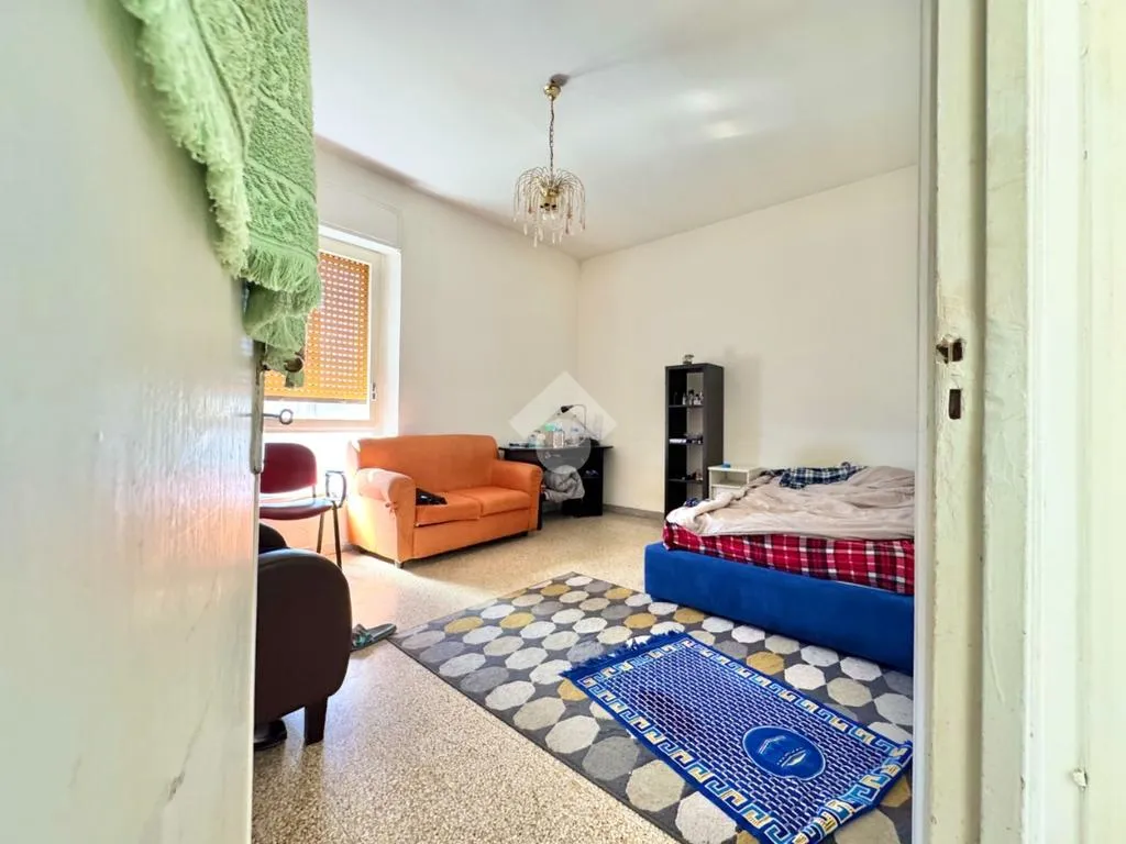 Bedrooms - 4-Room Apartment with Balcony in Bari