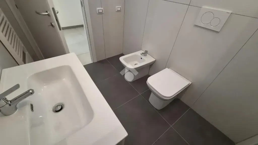 Salles de bain - Rustic-Style Flat with Garden in Reggio Emilia
